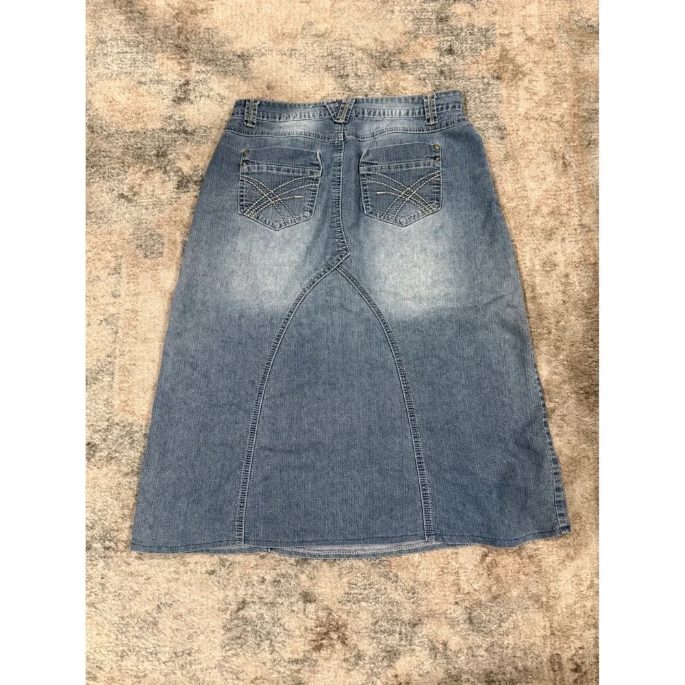Dressbarn Womens Denim Midi Skirt‎ Size 8 Blue A-Line Stretch Faded Jean Skirt